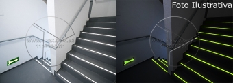 Fita anti-derrapante fotoluminescente :: Fita anti-derrapante fotoluminescente - FOTO 2